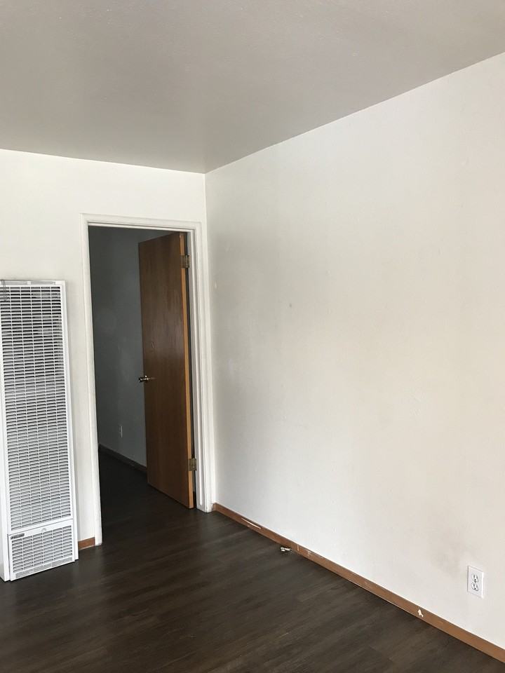 211 West 1st Avenue - Photo 2 of 6