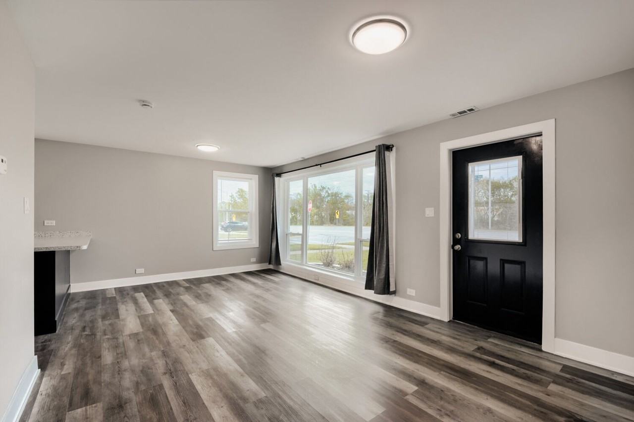17610 Dixie Hwy - Photo 4 of 17