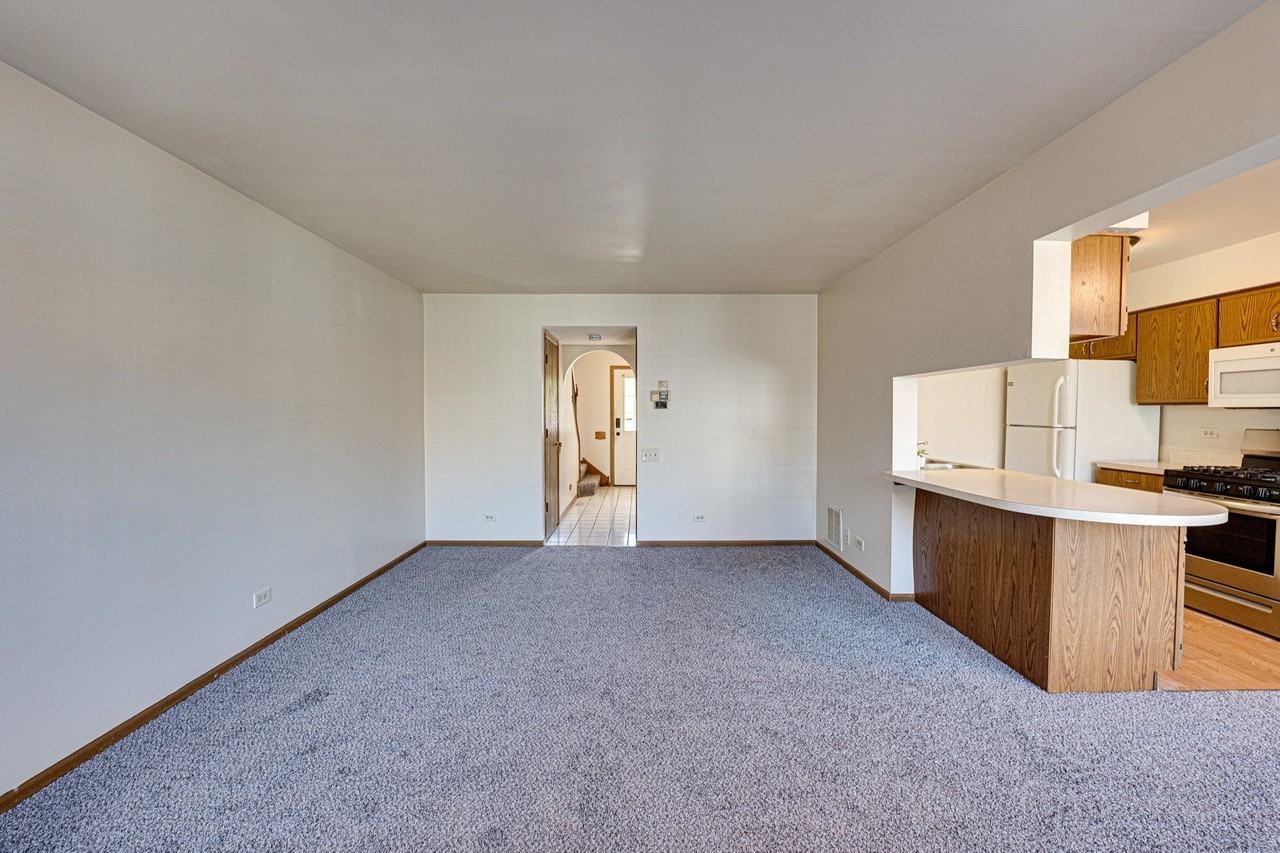 196 Park Ridge Ln - Photo 4 of 19