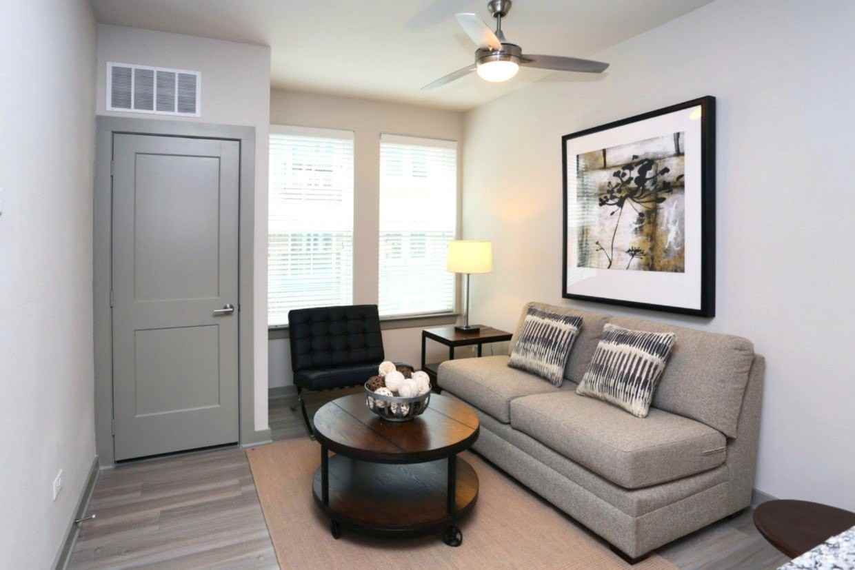 680 E Algonquin Rd #1404 - Photo 2 of 19