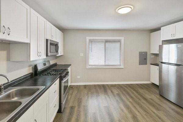 22102 Hawthorne Way - Photo 3 of 12