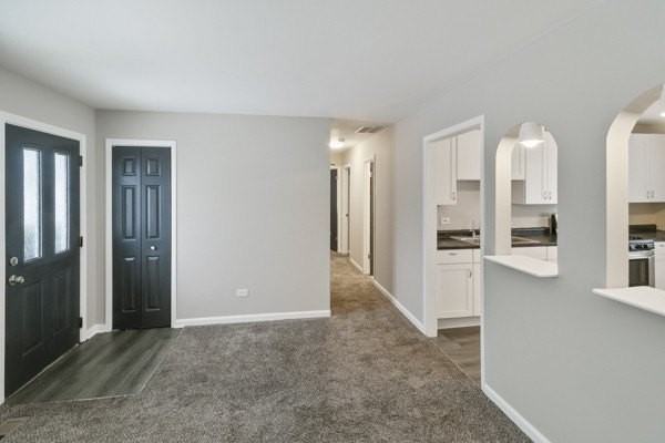 22102 Hawthorne Way - Photo 5 of 12