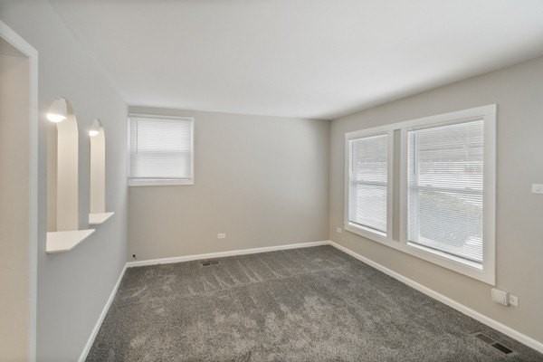 22102 Hawthorne Way - Photo 6 of 12