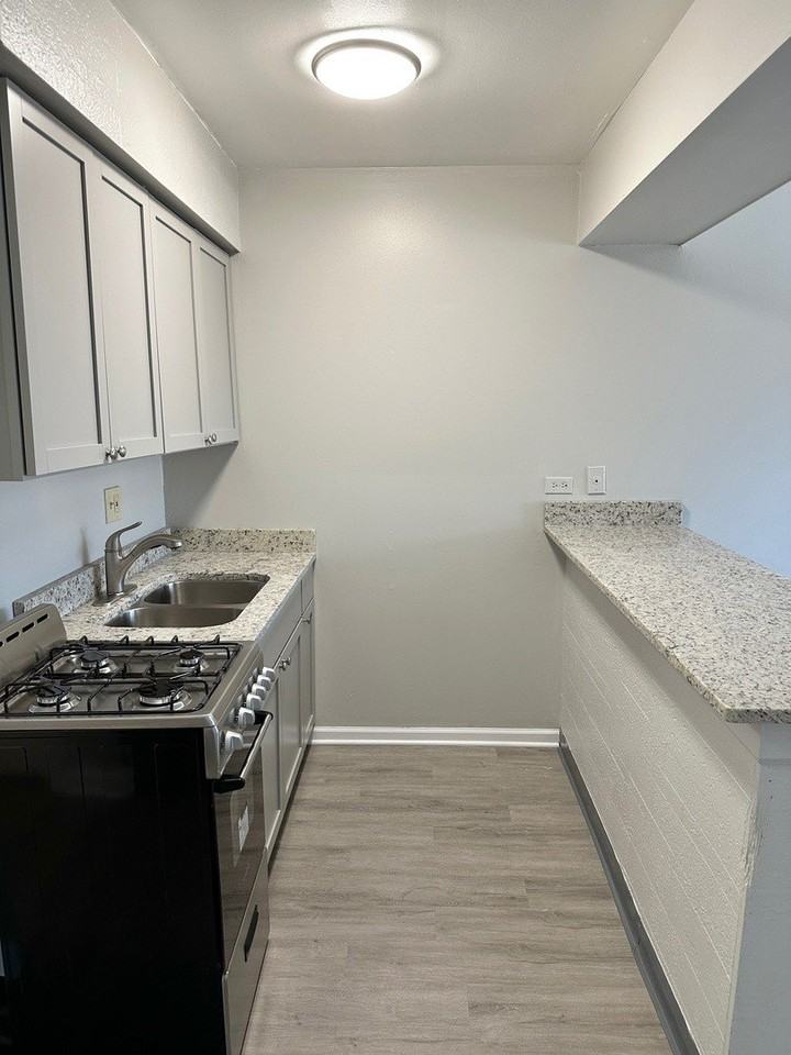 1940 Mark Ave #18 - Photo 4 of 8