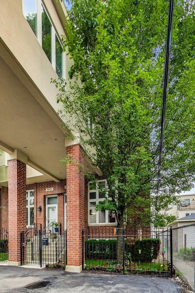 4915 W Gunnison St #D - Photo 2 of 37