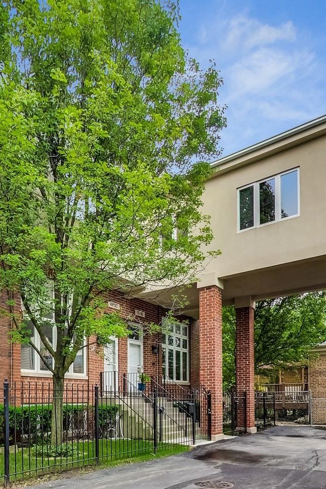 4915 W Gunnison St #D - Photo 3 of 37