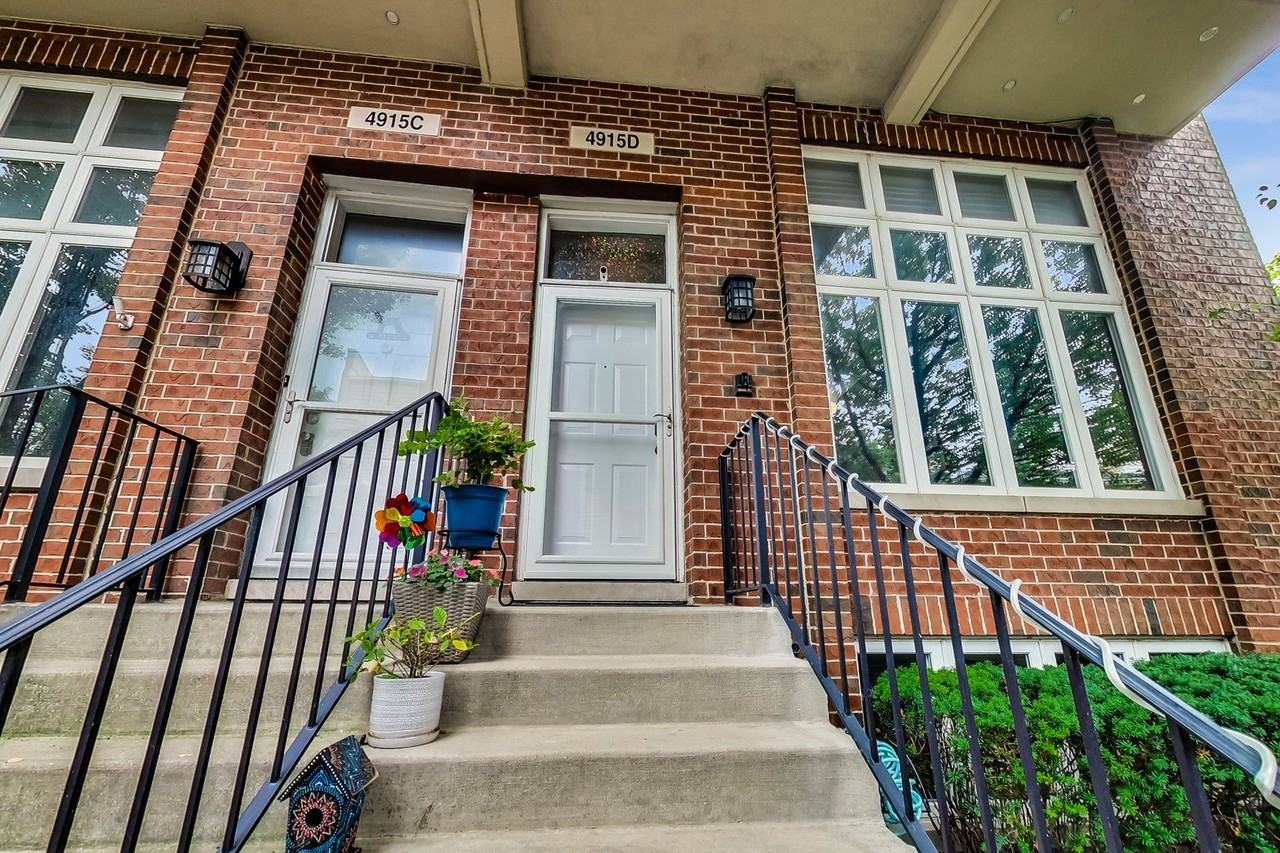 4915 W Gunnison St #D - Photo 4 of 37