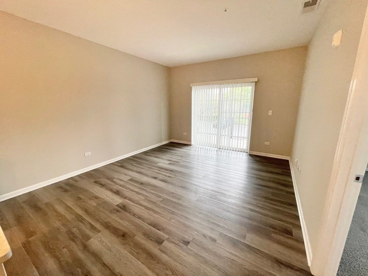 301 N Madison St #2D - Photo 5 of 14