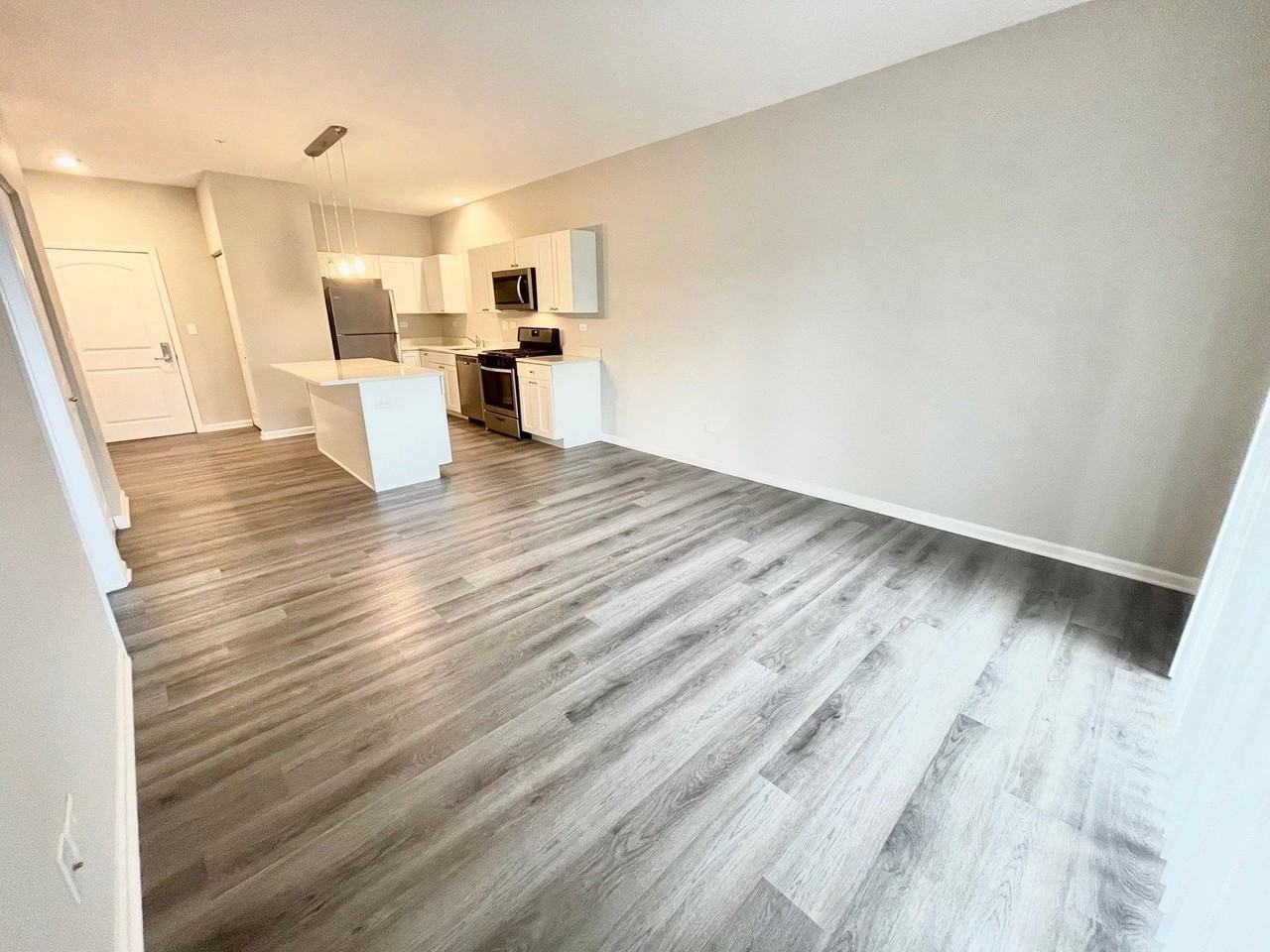 301 N Madison St #2D - Photo 6 of 14