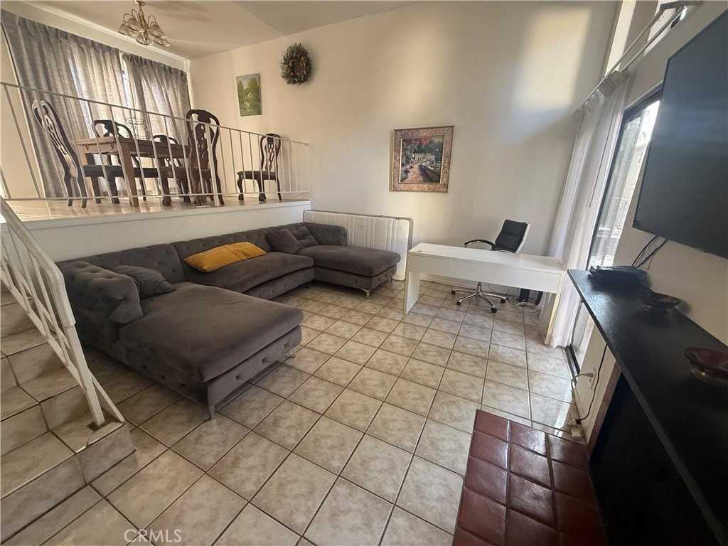 9131 Burnet Ave #10 - Photo 5 of 50