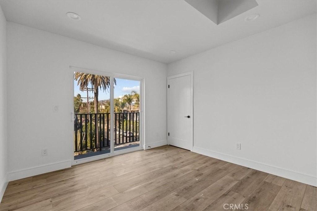 860 N Hudson Ave #A - Photo 7 of 18