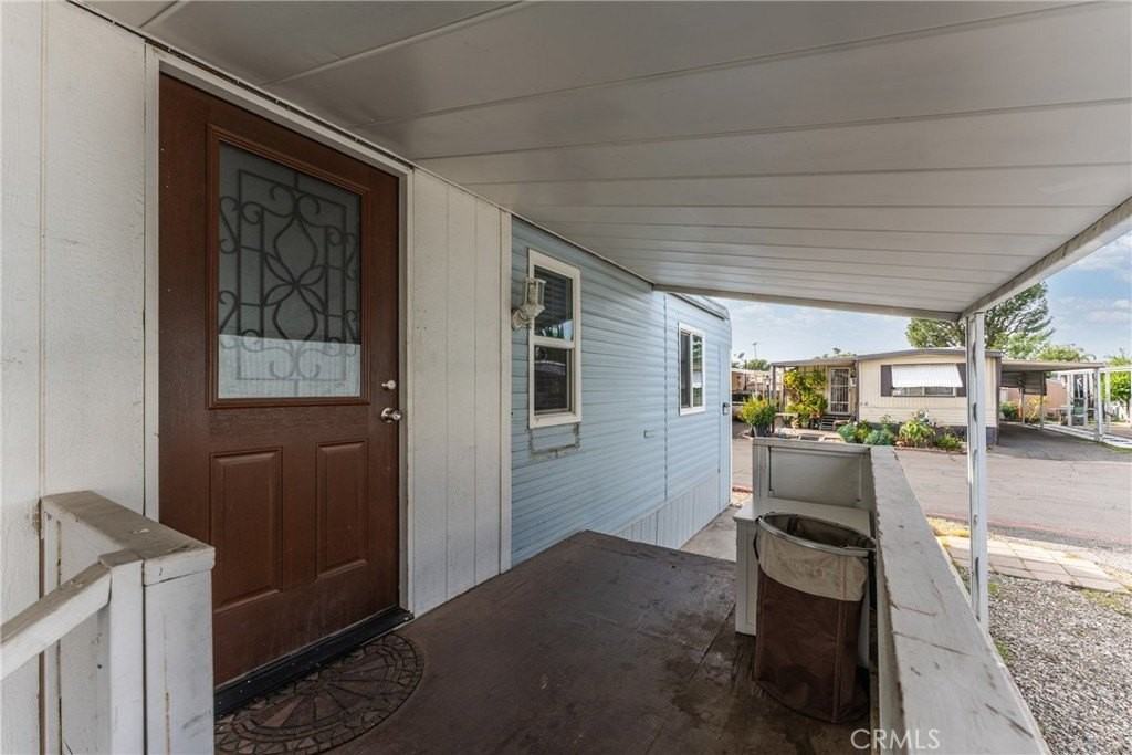 26250 9th St - Photo 4 of 24