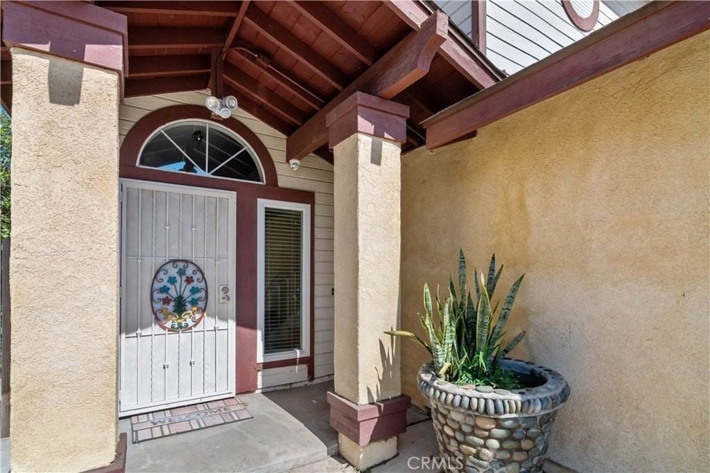 2858 Laureltree Dr - Photo 2 of 50
