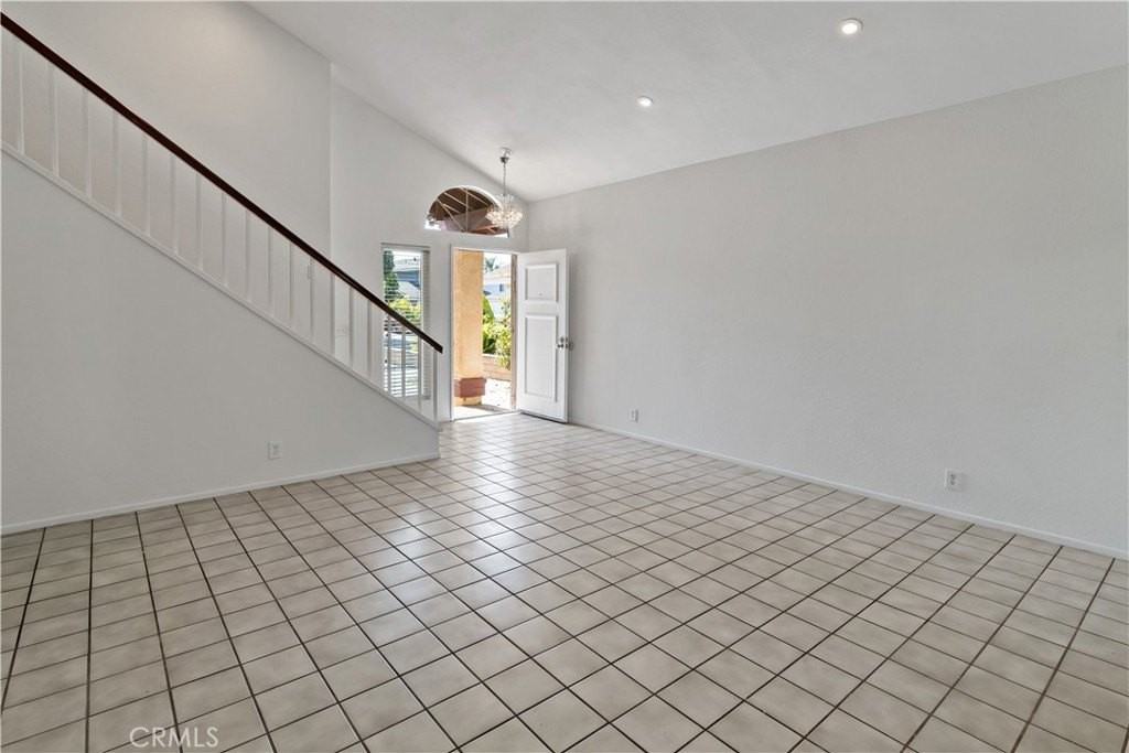 2858 Laureltree Dr - Photo 5 of 50