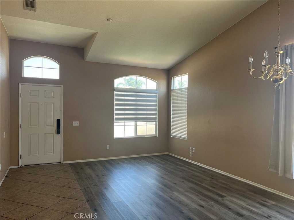 15177 Dandelion Ln - Photo 5 of 26