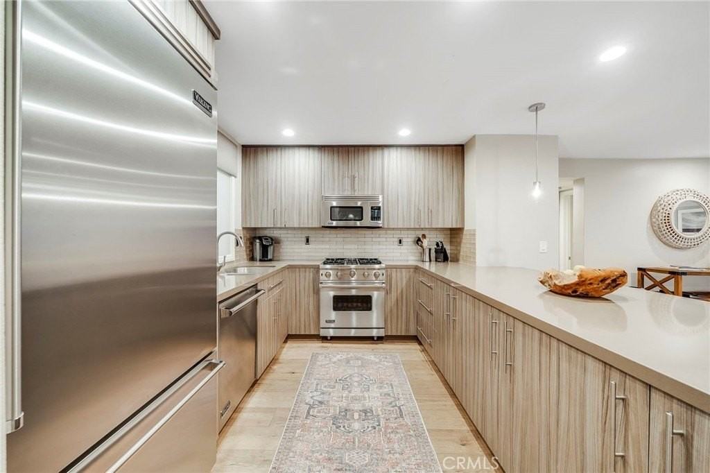 247 Calliope St - Photo 5 of 24