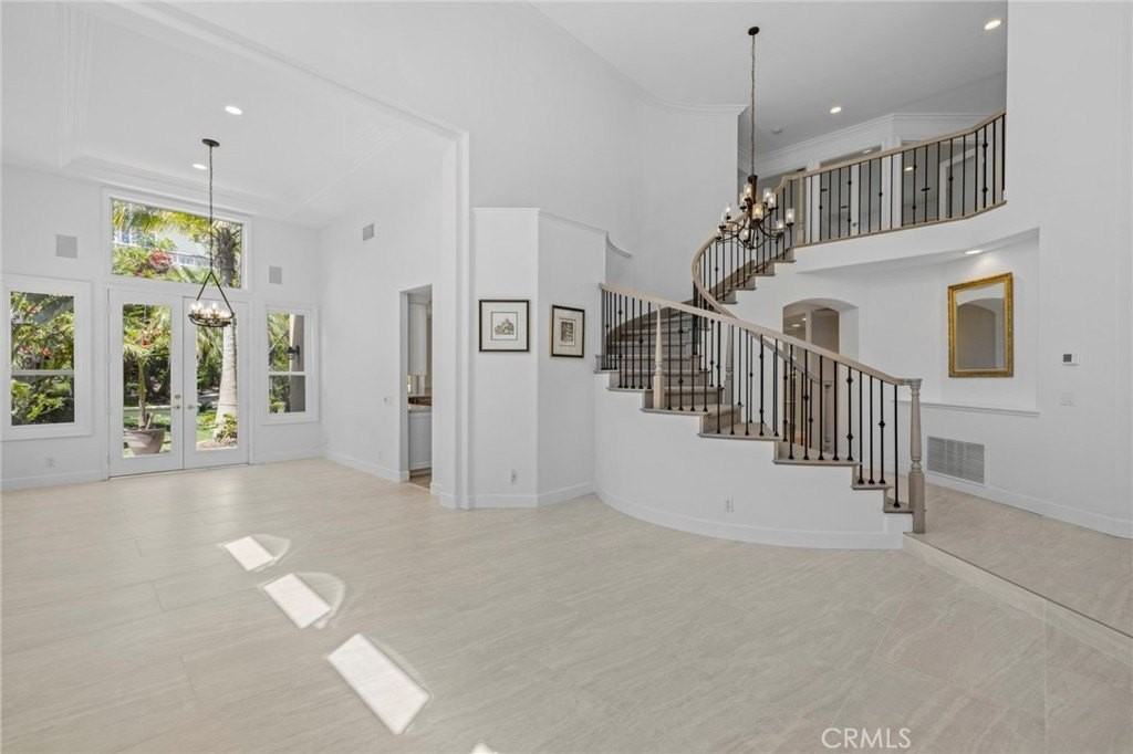 11 Leicester Ct - Photo 5 of 22