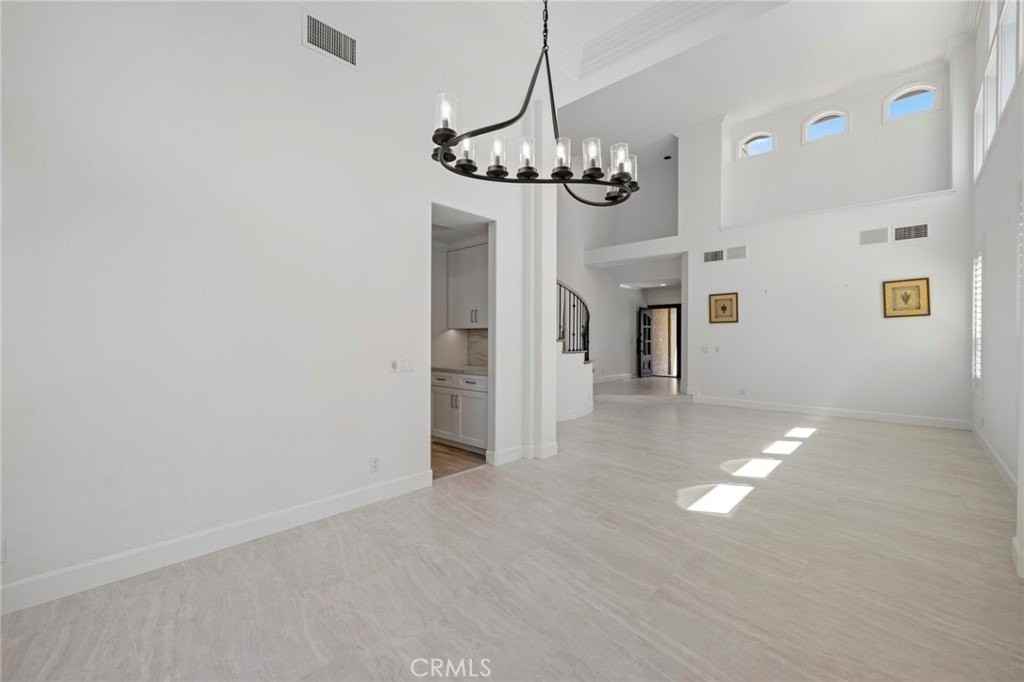 11 Leicester Ct - Photo 6 of 22