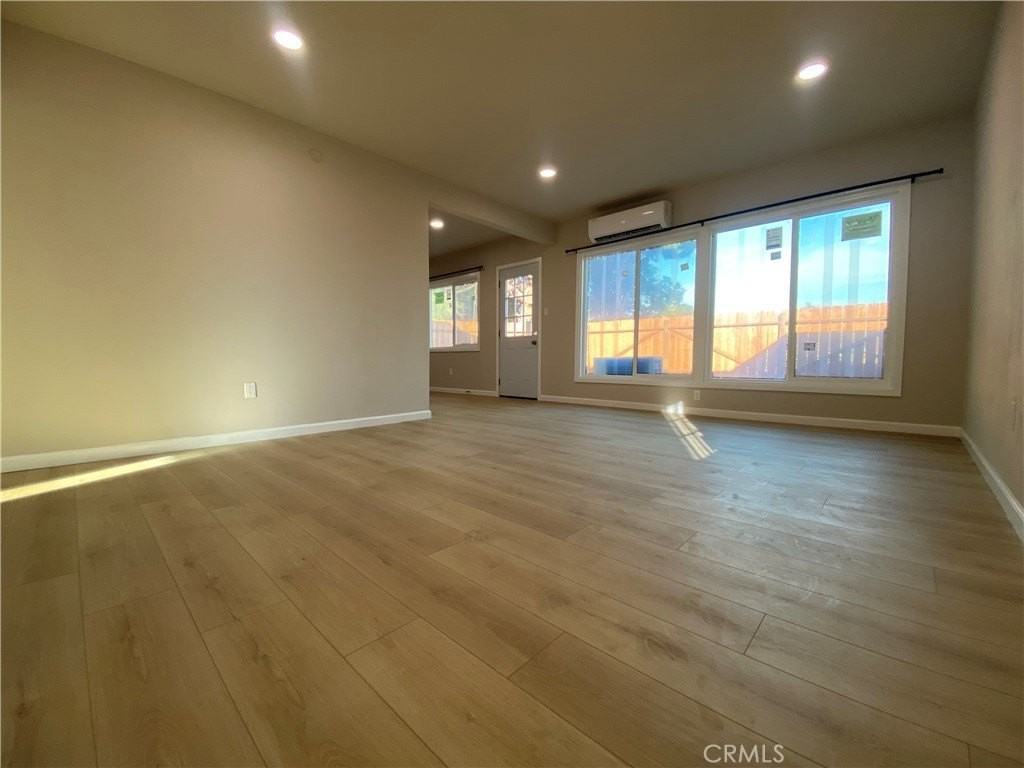 1556 S White Ave - Photo 3 of 16