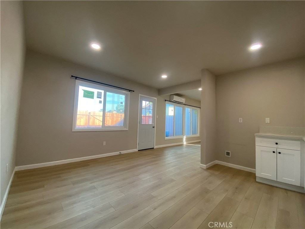 1556 S White Ave - Photo 5 of 16