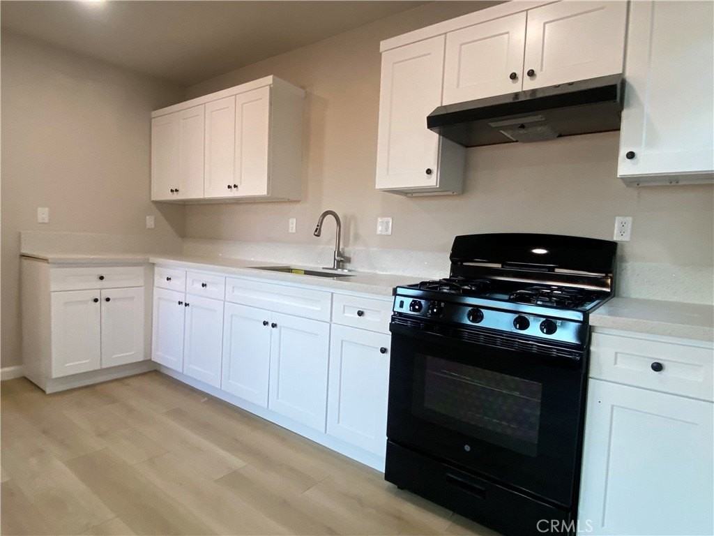 1556 S White Ave - Photo 6 of 16