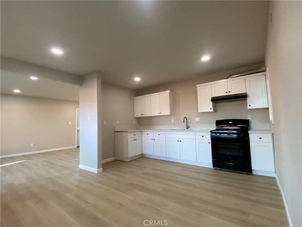 1556 S White Ave - Photo 7 of 16