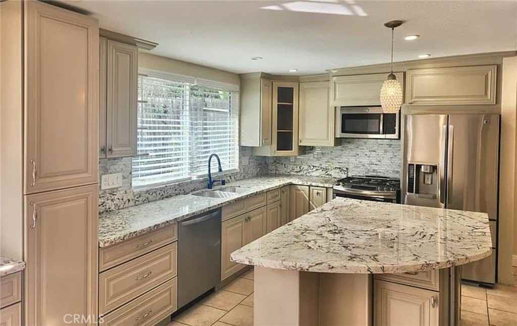 26602 Cortina Dr - Photo 4 of 15