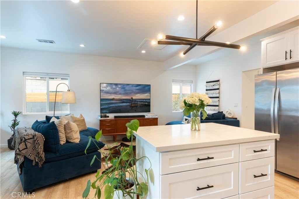 6029 Eleanor Ave - Photo 7 of 49