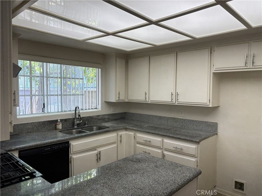 17215 Patronella Ave #A - Photo 4 of 16