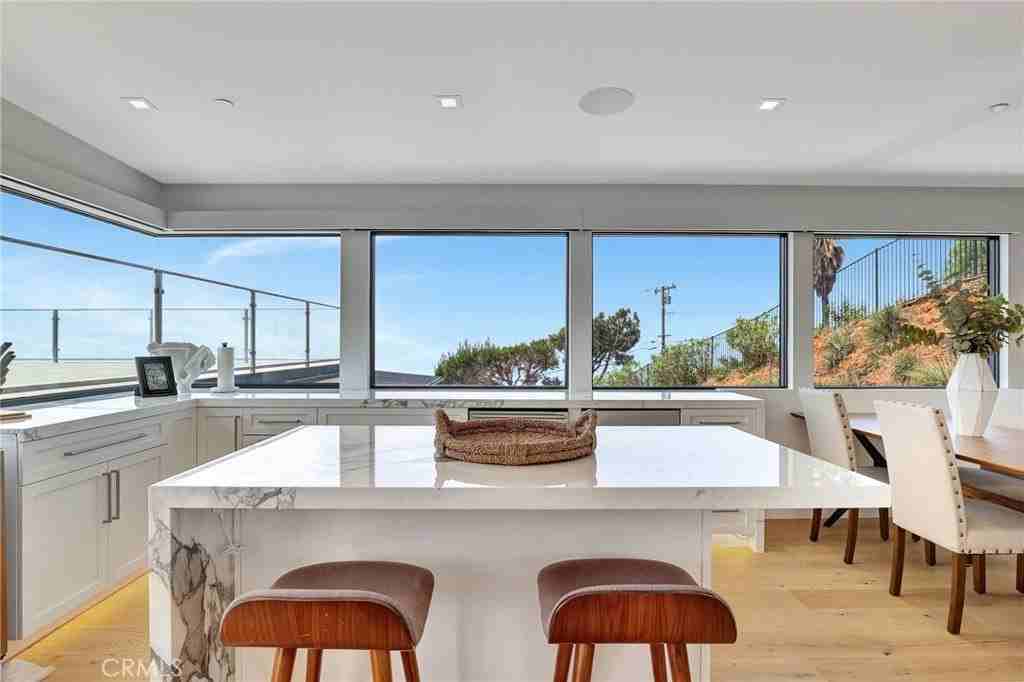 5402 Horizon Dr - Photo 7 of 50