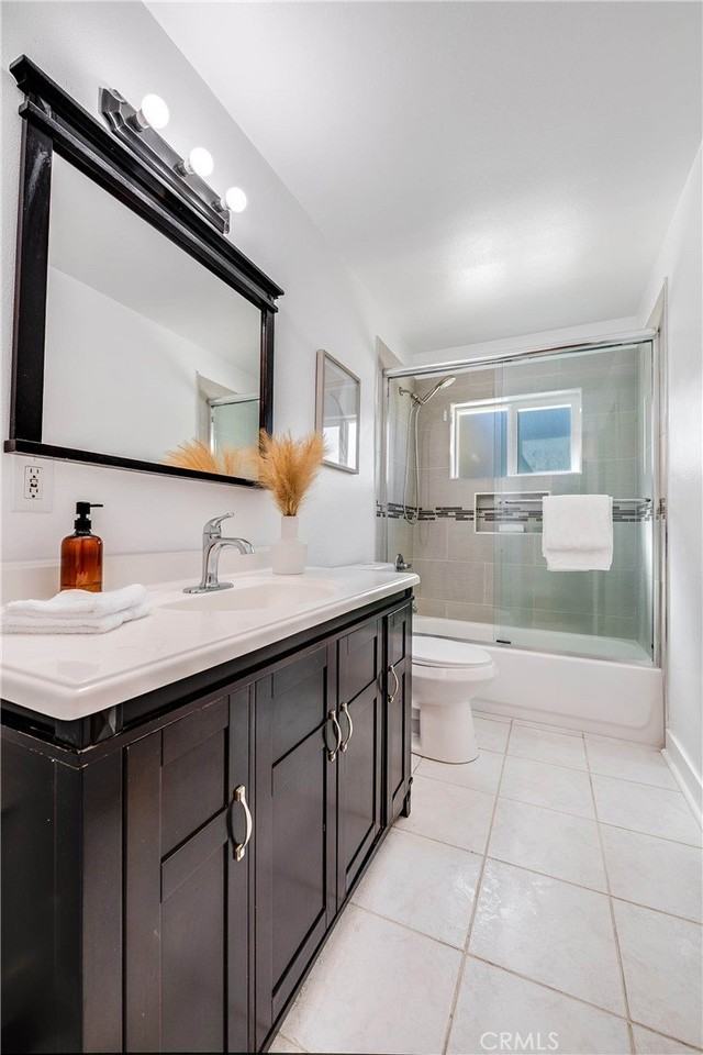 24224 Welby Way - Photo 4 of 37