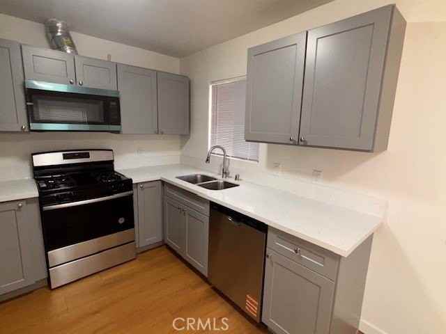 2524 Diamond St #A - Photo 5 of 16