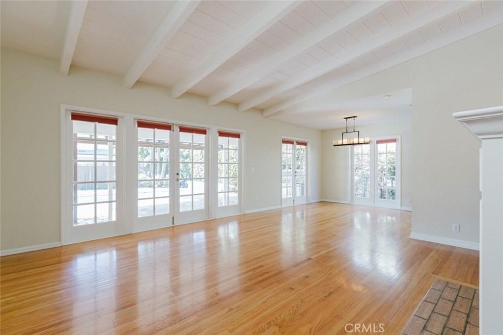 12832 Kling St - Photo 4 of 24