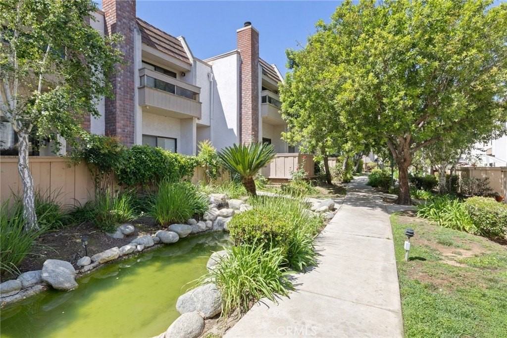 17106 Burbank Blvd - Photo 2 of 50