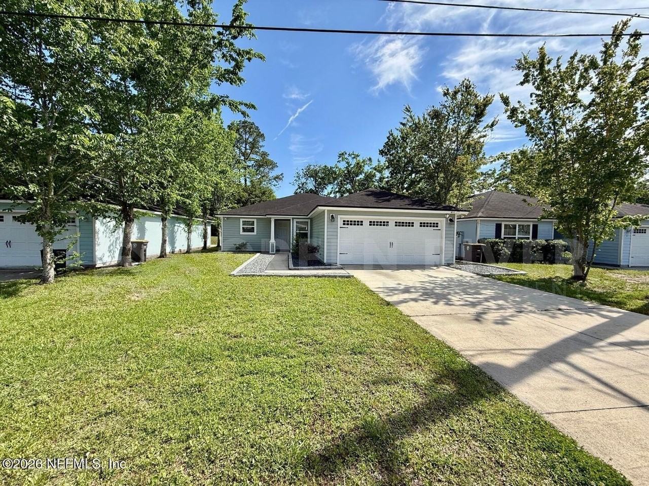 8212 Maple St - Photo 2 of 32