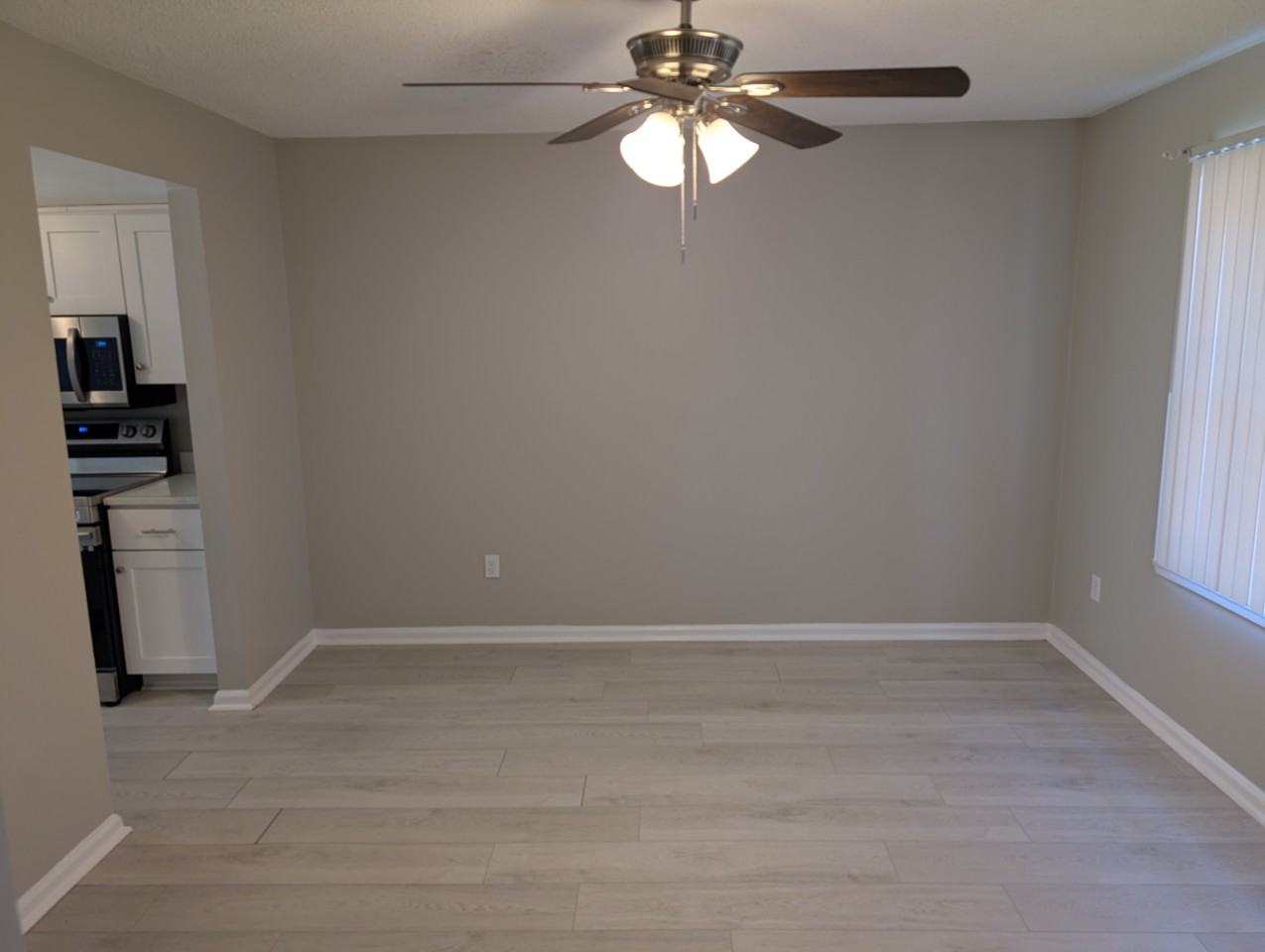 Darnell Dr #1939 (L.D) - Photo 2 of 25