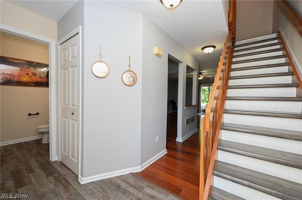 655 Almas Ct - Photo 4 of 36