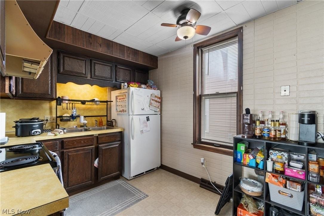 2406 S Union Ave - Photo 5 of 13