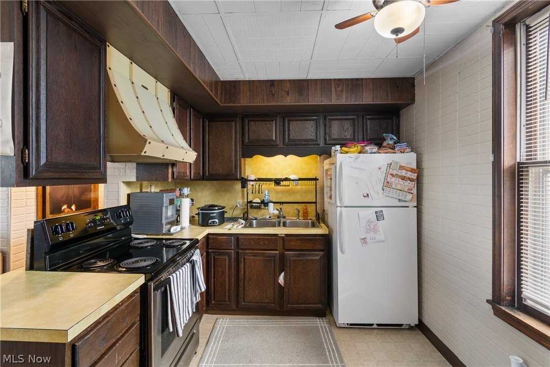 2406 S Union Ave - Photo 6 of 13