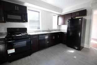 212 E Hanover St - Photo 1 of 1