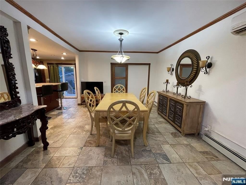172 Roosevelt Ave - Photo 6 of 24