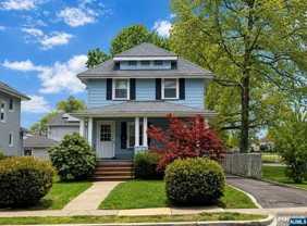312 Rochelle Ave - Photo 1 of 1