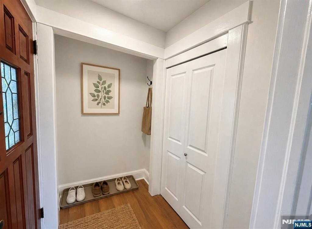 312 Rochelle Ave - Photo 6 of 21