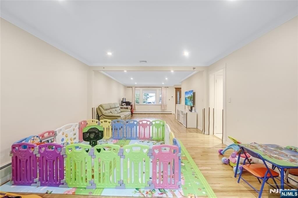 99 Lambert Pl - Photo 6 of 25