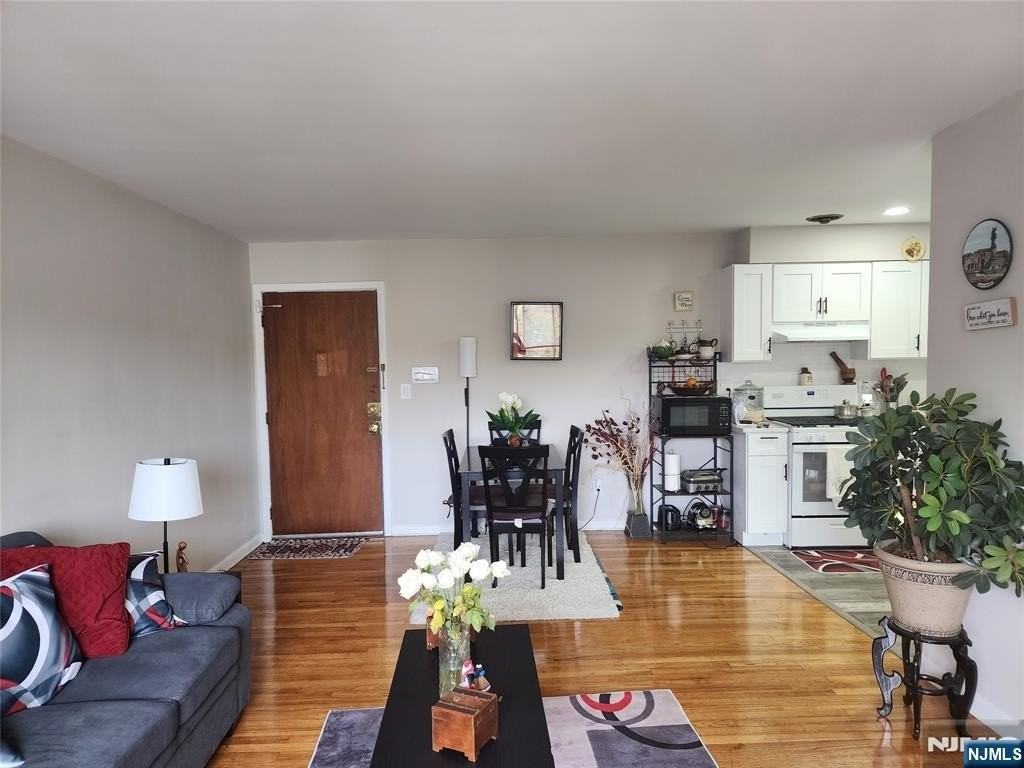 61 E Main St - Photo 3 of 11