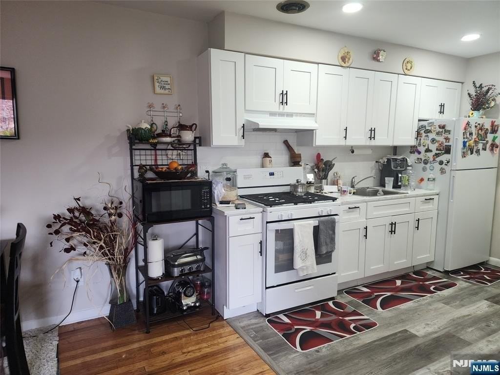 61 E Main St - Photo 7 of 11