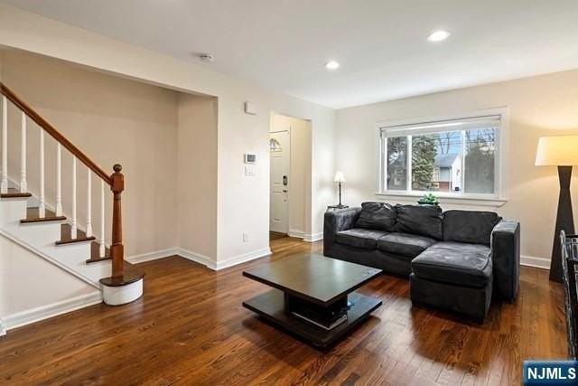 2-10 Saddle River Rd - Photo 4 of 20