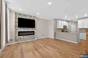 featured image of 28 Leahy Dr