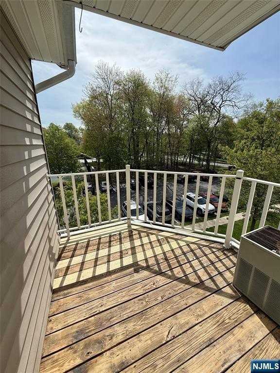 901 Tuliptree Ct - Photo 3 of 12
