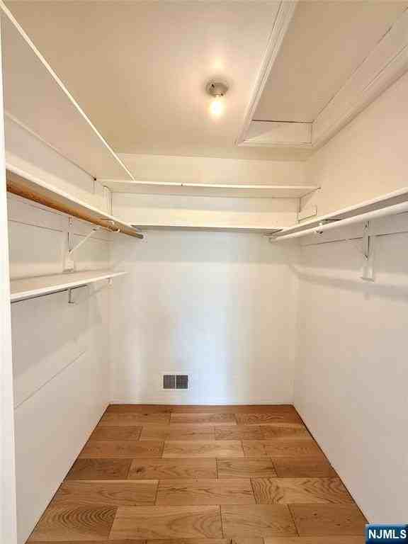 901 Tuliptree Ct - Photo 4 of 12